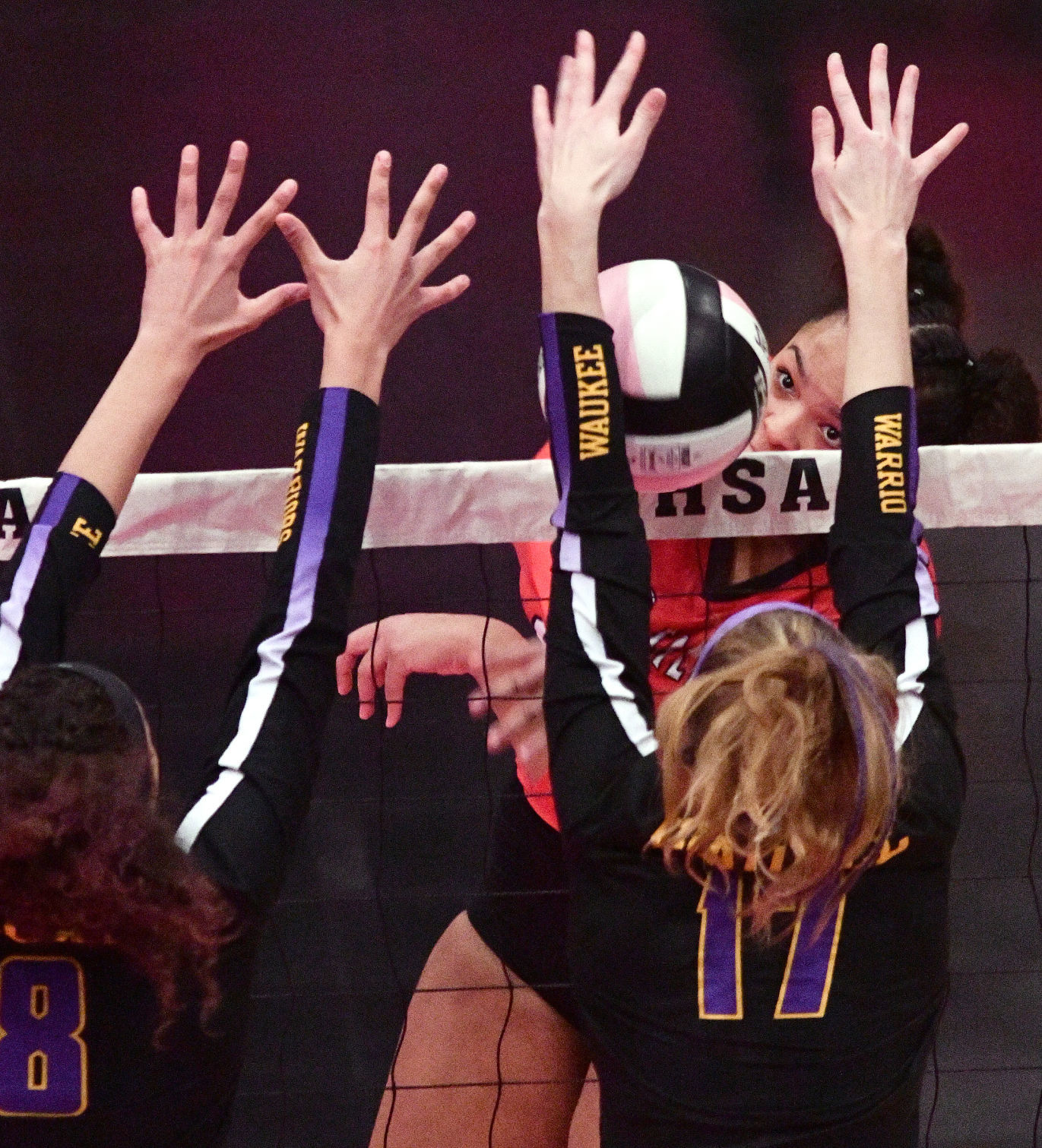 111219ho-cf-waukee-vb-8